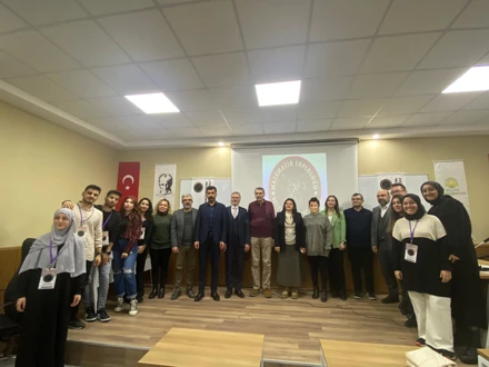 Matematik Topluluğunun düzenlemiş olduğu "Bölümümüz mezunları ile iş fırsatları” konulu konferans